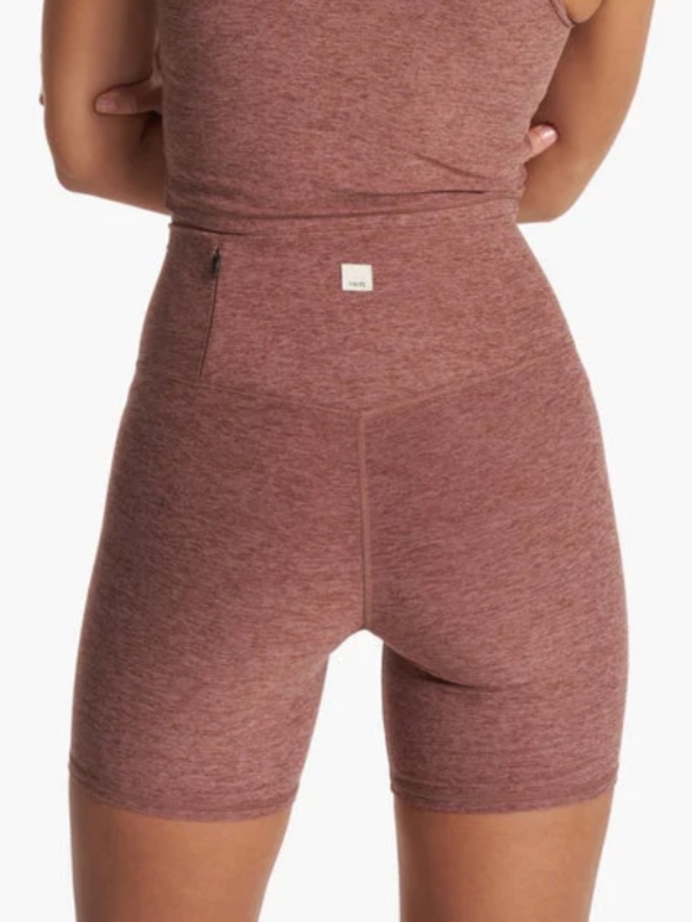 Vuori Clean Elevation Shorty biker shorts
Hazelnut Heather small